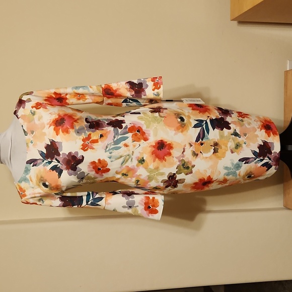 Calvin Klein Dresses & Skirts - NWT Calvin Klein Women's Bell Sleeves Floral Sheath Dress Size 2 Multicolor